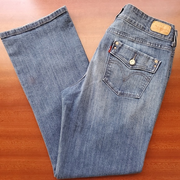 Levi's Denim - EUC Levis 526 Slender Bootcut Flap Pockets